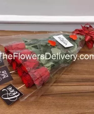 fresh red roses TheFlowerDelivery.com