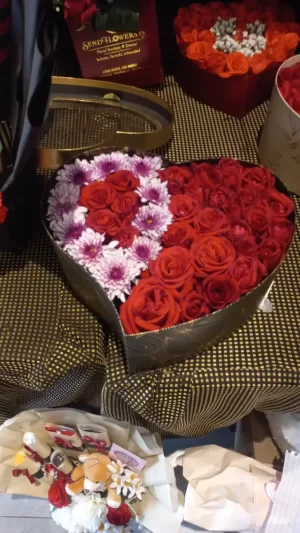 Happy Valentine Flowers Karachi - TheFlowersDelivery.com