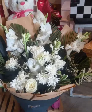 White Flowers Lahore - TheFlowersDelivery.com
