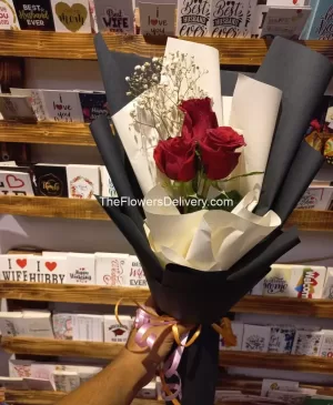 Valentine Flowers Karachi - TheFlowersDelivery.com