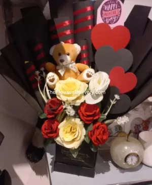 Valentine Gift for her Pakistan - TheFlowersDelivery.com