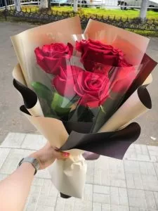 Red Rose Flower Delivery to Pakistan - TheFlowersDelivery.com