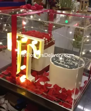 valentine acrylic box delivery - Theflowersdelivery.com