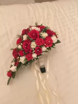 Bridal Flowers Delivery in Lahore Pakistan - TheFlowersDelivery.com