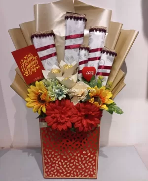 valentine chocolate box - Theflowersdelivery.com