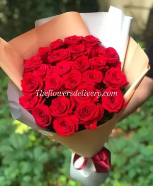 Flowers for Valentine in Karachi - TheFlowersDelivery.com